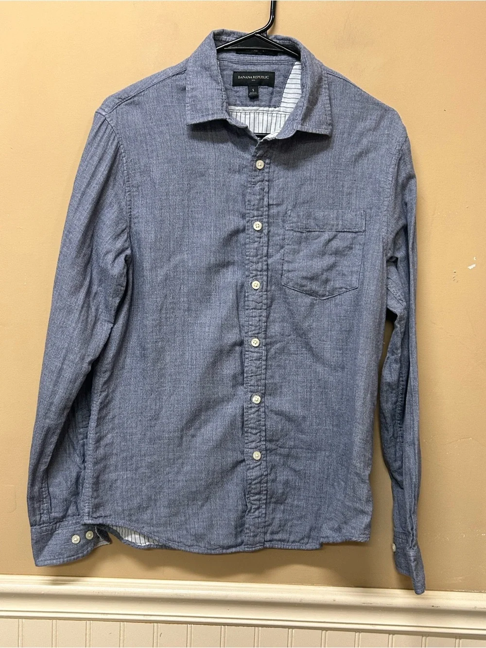 Banana Republic Untucked Slim Fit Chambray Blue Lined Button-Down Shirt Small